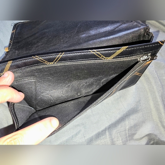 REHAB - Vintage Longchamp Long Black and Gold Wallet - Picture 7 of 7